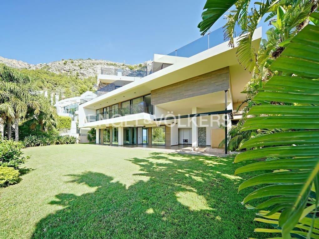 3 bedroom Villa for sale in Altea with pool garage - € 2,650,000 (Ref: 7852090)