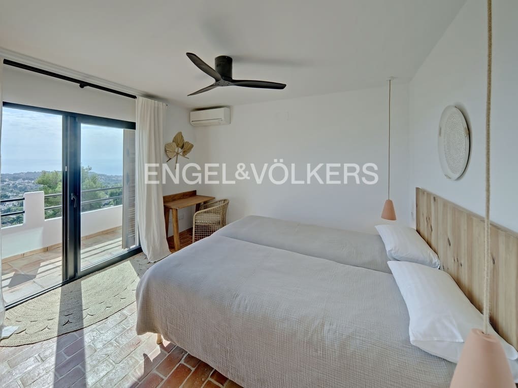 4 slaapkamer Villa te koop in Moraira met zwembad garage - € 1.825.000 (Ref: 7857705)