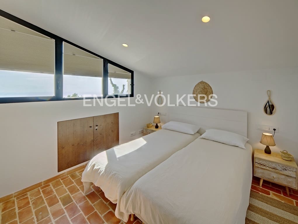 4 slaapkamer Villa te koop in Moraira met zwembad garage - € 1.825.000 (Ref: 7857705)