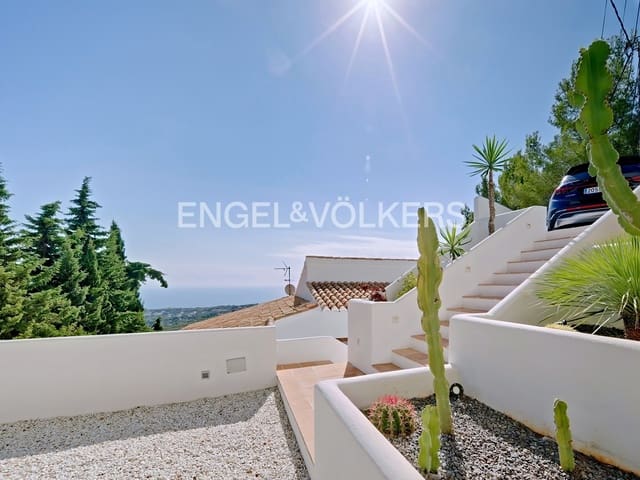 4 slaapkamer Villa te koop in Moraira, Teulada-Moraira met zwembad garage - € 1.825.000 (Ref: 7857705)