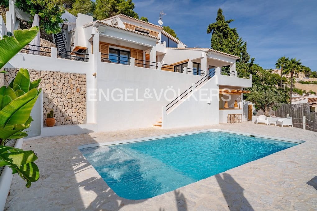 4 slaapkamer Villa te koop in Moraira met zwembad garage - € 1.725.000 (Ref: 7857705)
