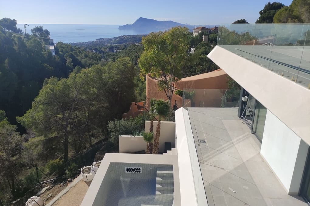 4 bedroom Villa for sale in Altea with pool garage - € 2,250,000 (Ref: 7876765)