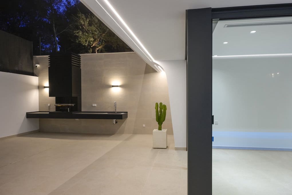 4 bedroom Villa for sale in Altea with pool garage - € 2,250,000 (Ref: 7876765)