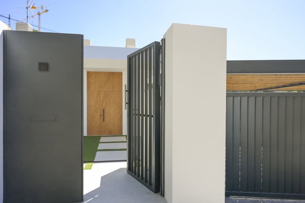 4 bedroom Villa for sale in Altea with pool garage - € 2,250,000 (Ref: 7876765)