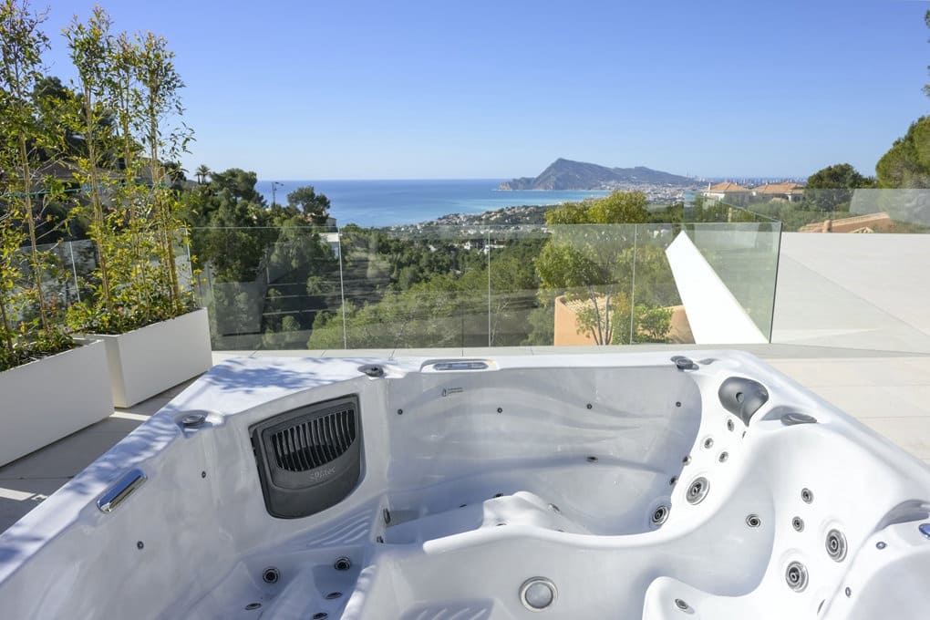 4 bedroom Villa for sale in Altea with pool garage - € 2,250,000 (Ref: 7876765)