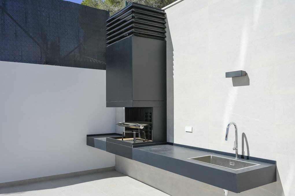 4 bedroom Villa for sale in Altea with pool garage - € 2,250,000 (Ref: 7876765)