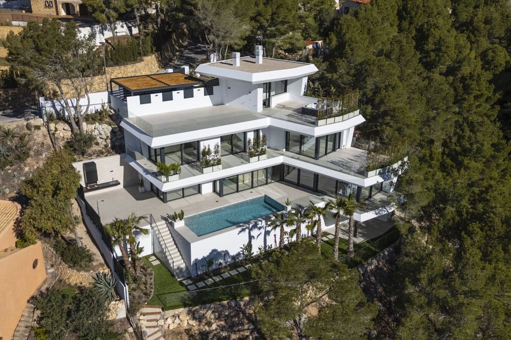 4 bedroom Villa for sale in Altea with pool garage - € 2,250,000 (Ref: 7876765)
