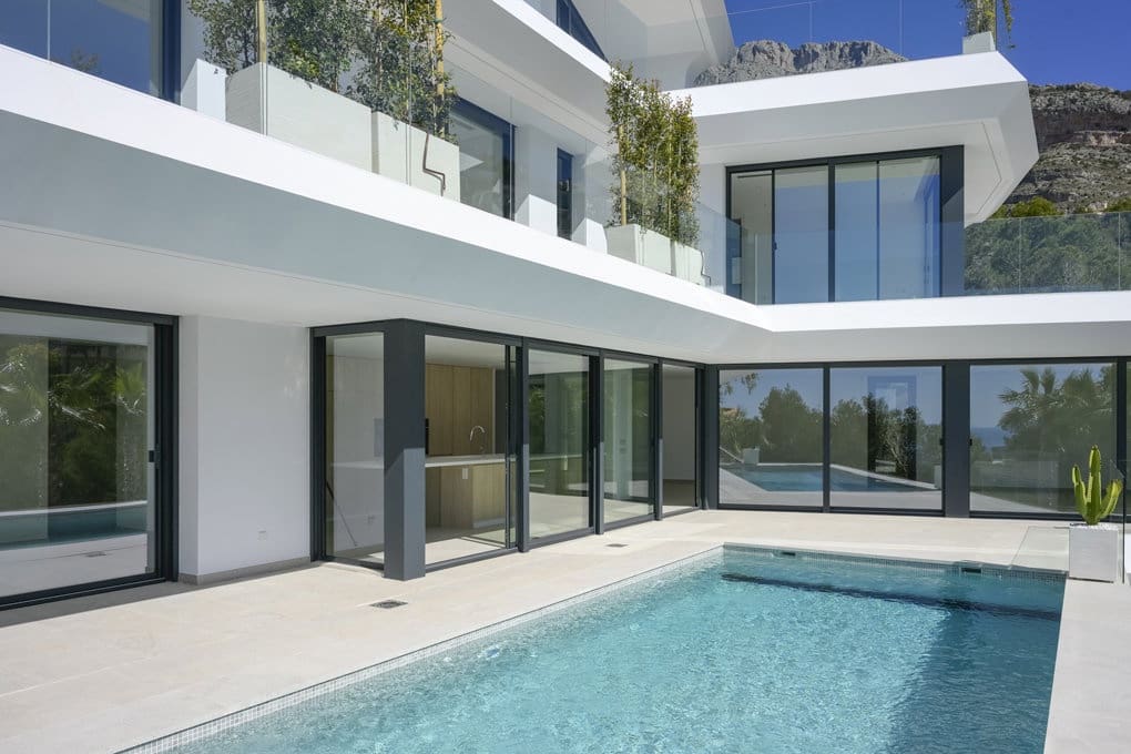 4 bedroom Villa for sale in Altea with pool garage - € 2,250,000 (Ref: 7876765)
