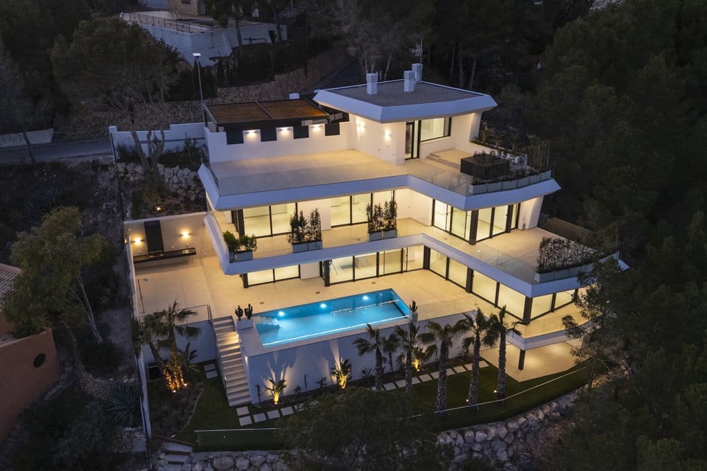 4 bedroom Villa for sale in Altea with pool garage - € 2,250,000 (Ref: 7876765)