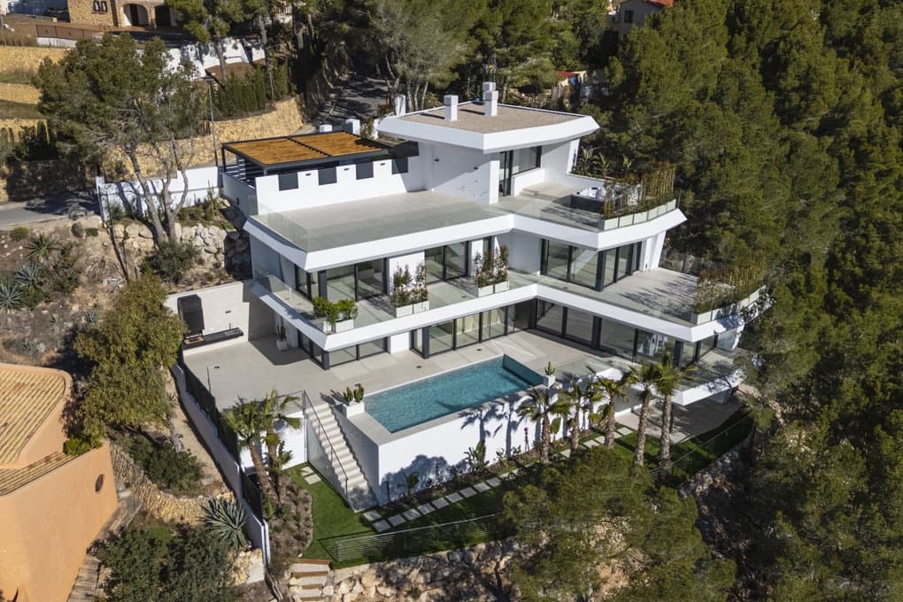 4 bedroom Villa for sale in Altea with pool garage - € 2,250,000 (Ref: 7876765)