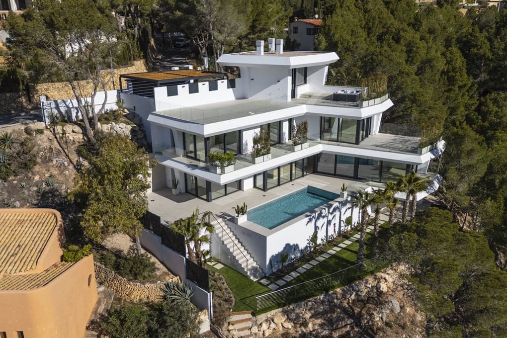 4 bedroom Villa for sale in Altea with pool garage - € 2,250,000 (Ref: 7876765)