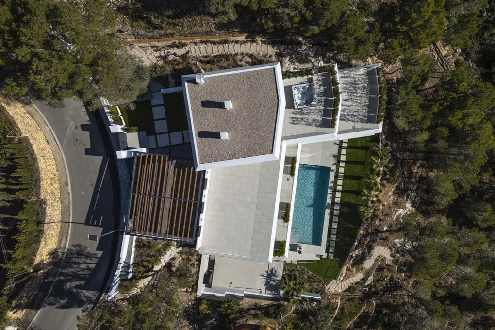 4 bedroom Villa for sale in Altea with pool garage - € 2,250,000 (Ref: 7876765)