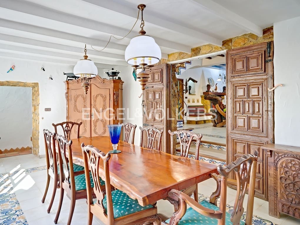 4 soveværelse Finca/Landehus til salg i Calpe / Calp med swimmingpool garage - € 2.500.000 (Ref: 7879356)