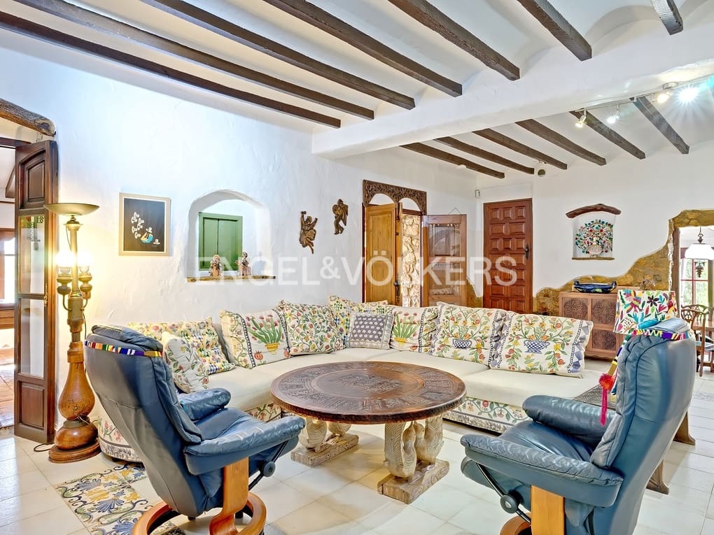 4 soveværelse Finca/Landehus til salg i Calpe / Calp med swimmingpool garage - € 2.500.000 (Ref: 7879356)