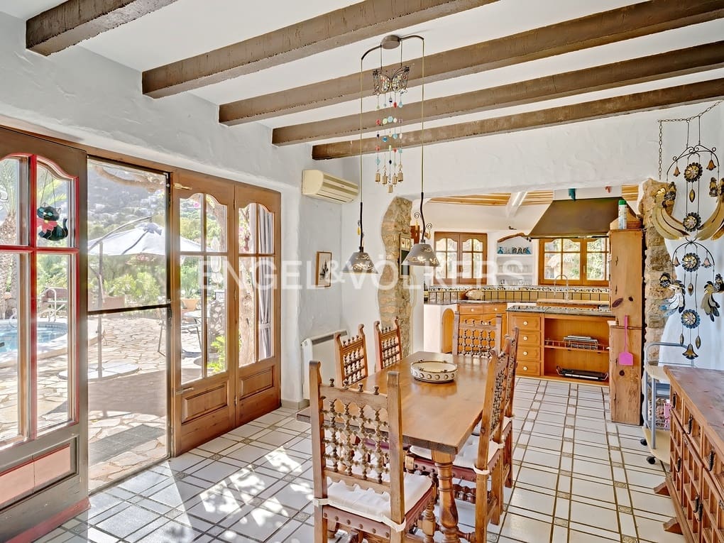 4 soveværelse Finca/Landehus til salg i Calpe / Calp med swimmingpool garage - € 2.500.000 (Ref: 7879356)