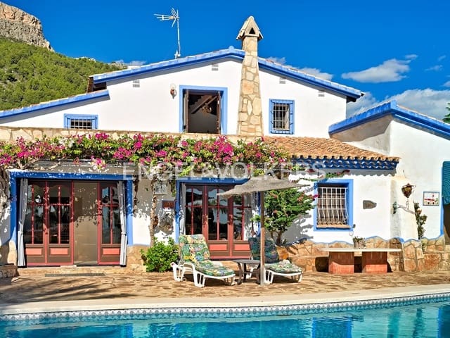 4 soveværelse Finca/Landehus til salg i Calpe / Calp med swimmingpool garage - € 2.500.000 (Ref: 7879356)