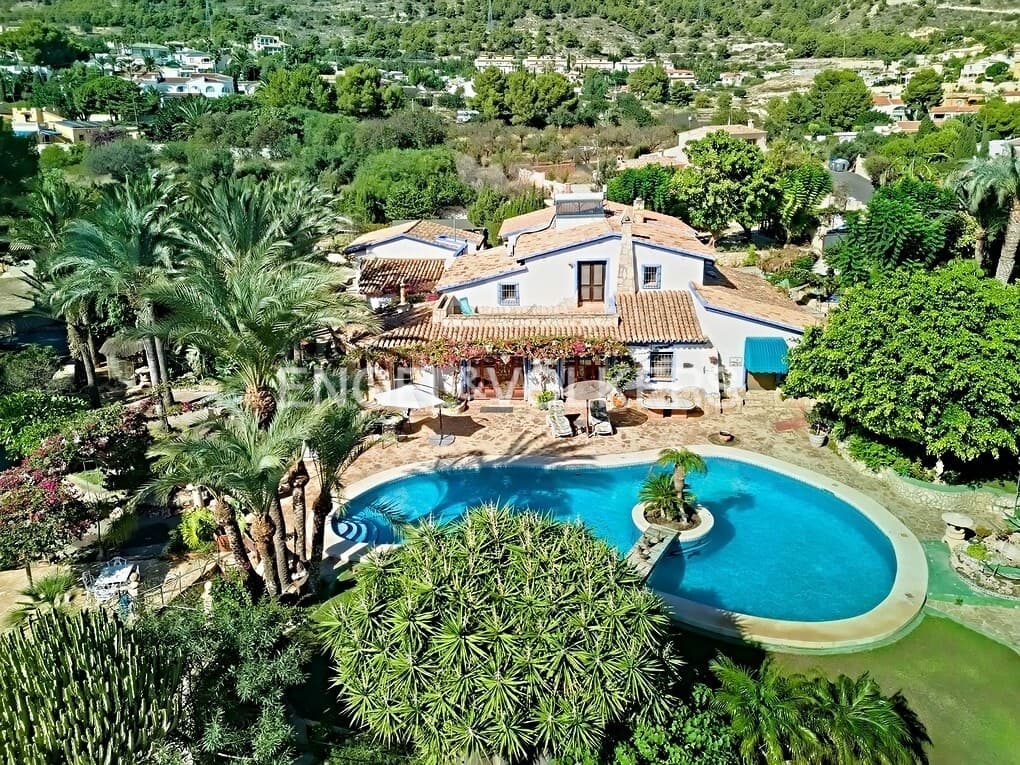 4 soveværelse Finca/Landehus til salg i Calpe / Calp med swimmingpool garage - € 2.500.000 (Ref: 7879356)