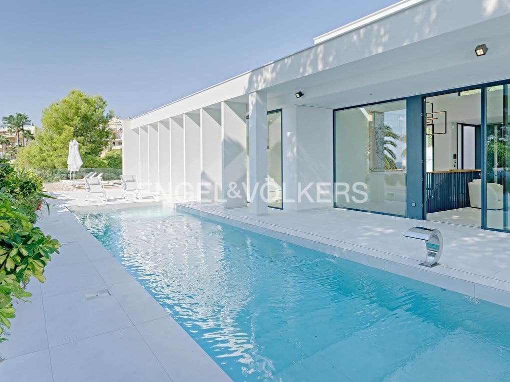 5 bedroom Villa for sale in Altea with pool garage - € 4,700,000 (Ref: 7885856)