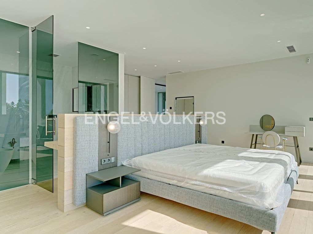 5 bedroom Villa for sale in Altea with pool garage - € 4,700,000 (Ref: 7885856)