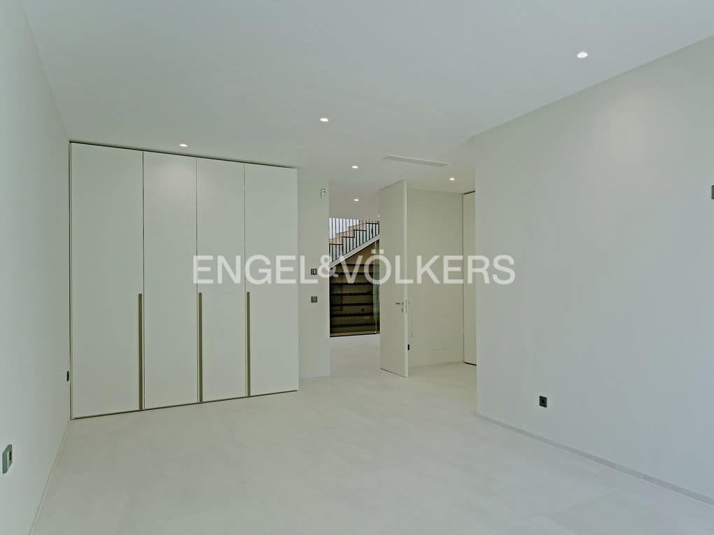 5 bedroom Villa for sale in Altea with pool garage - € 4,700,000 (Ref: 7885856)