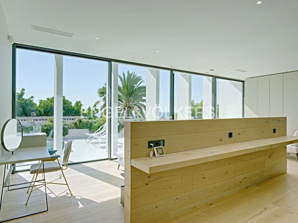 5 bedroom Villa for sale in Altea with pool garage - € 4,700,000 (Ref: 7885856)