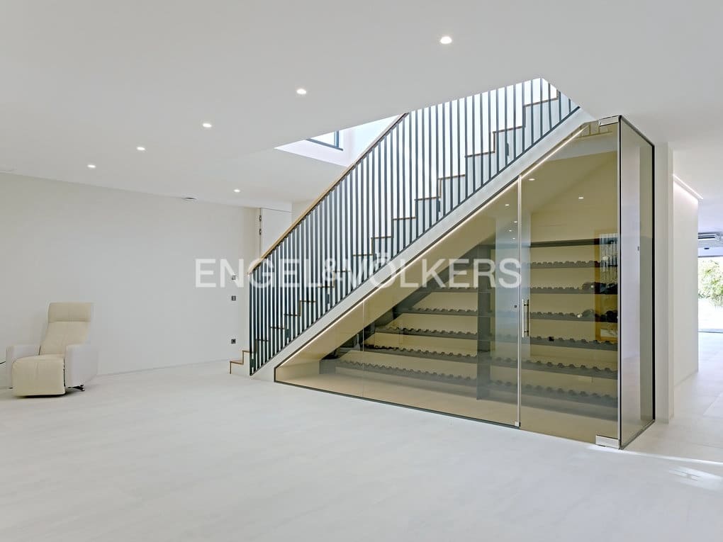 5 bedroom Villa for sale in Altea with pool garage - € 4,700,000 (Ref: 7885856)