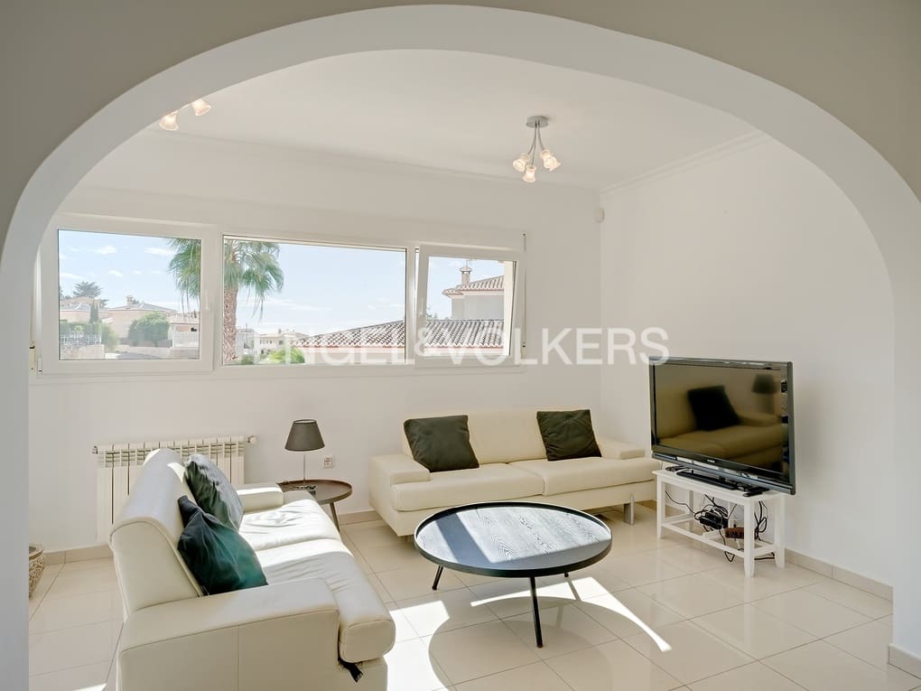 5 makuuhuone Huvila myytävänä paikassa Calpe / Calp mukana uima-altaan 
autotalli - 820 000 € (Ref: 7894513)