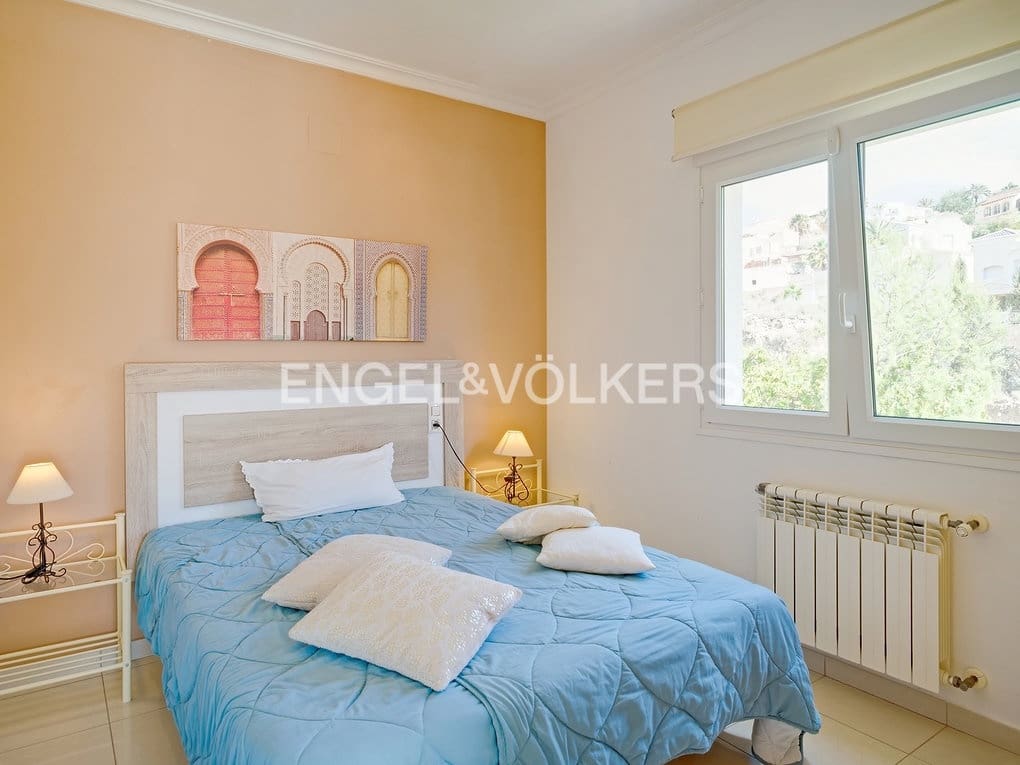 5 quarto Moradia para venda em Calpe / Calp com piscina garagem - 820 000 € (Ref: 7894513)