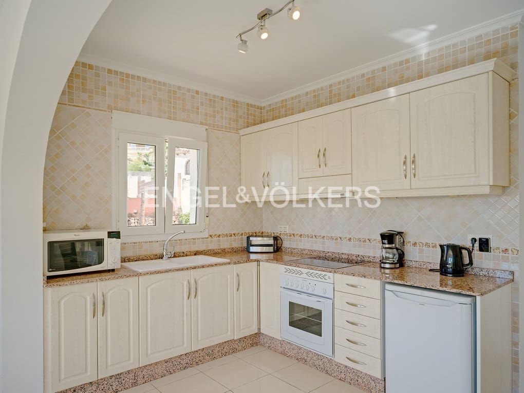 5 quarto Moradia para venda em Calpe / Calp com piscina garagem - 820 000 € (Ref: 7894513)