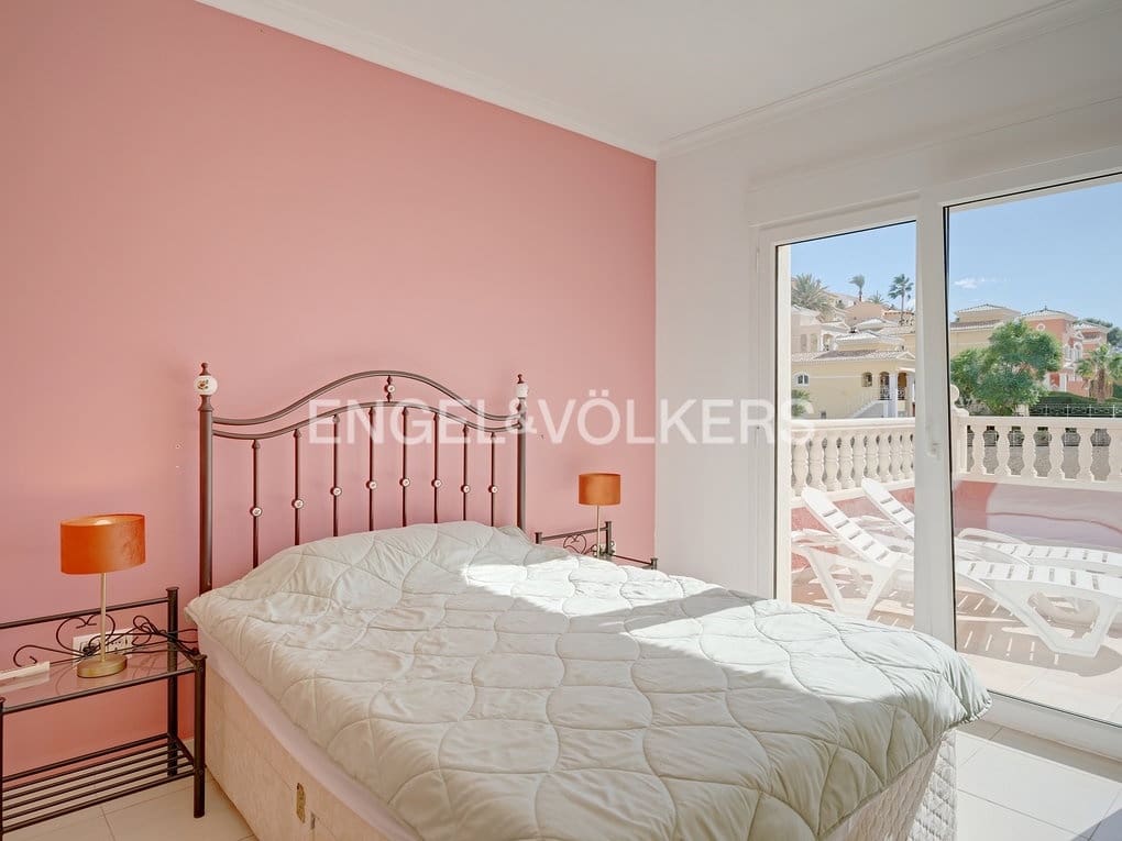 5 quarto Moradia para venda em Calpe / Calp com piscina garagem - 820 000 € (Ref: 7894513)