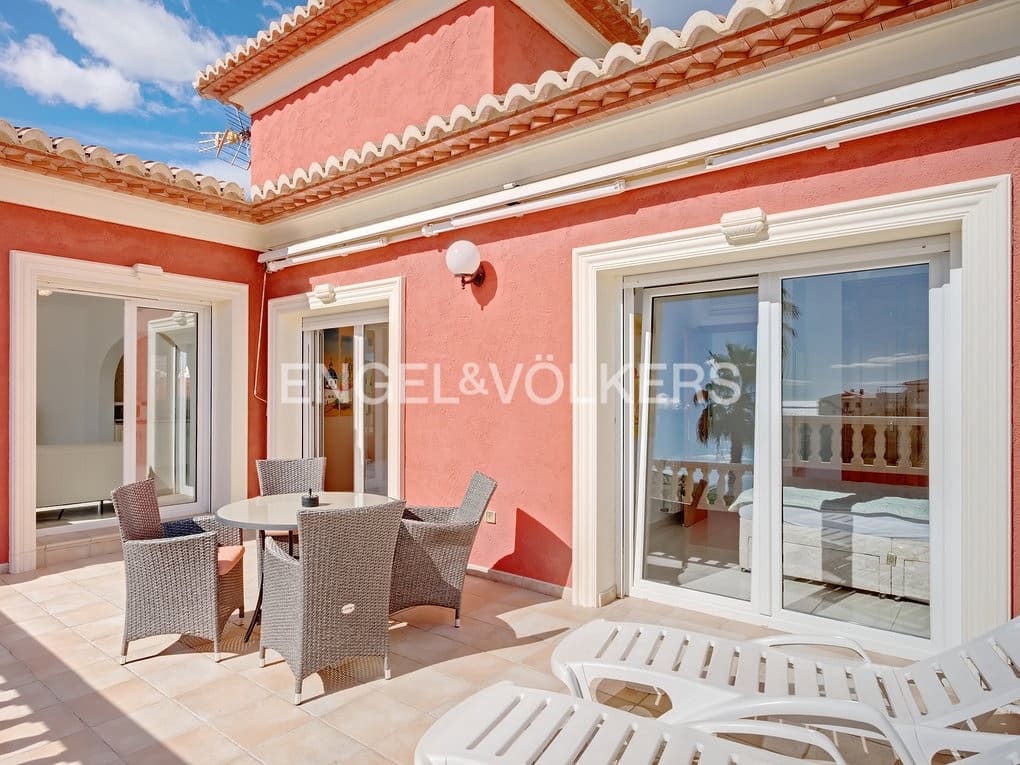 5 quarto Moradia para venda em Calpe / Calp com piscina garagem - 820 000 € (Ref: 7894513)