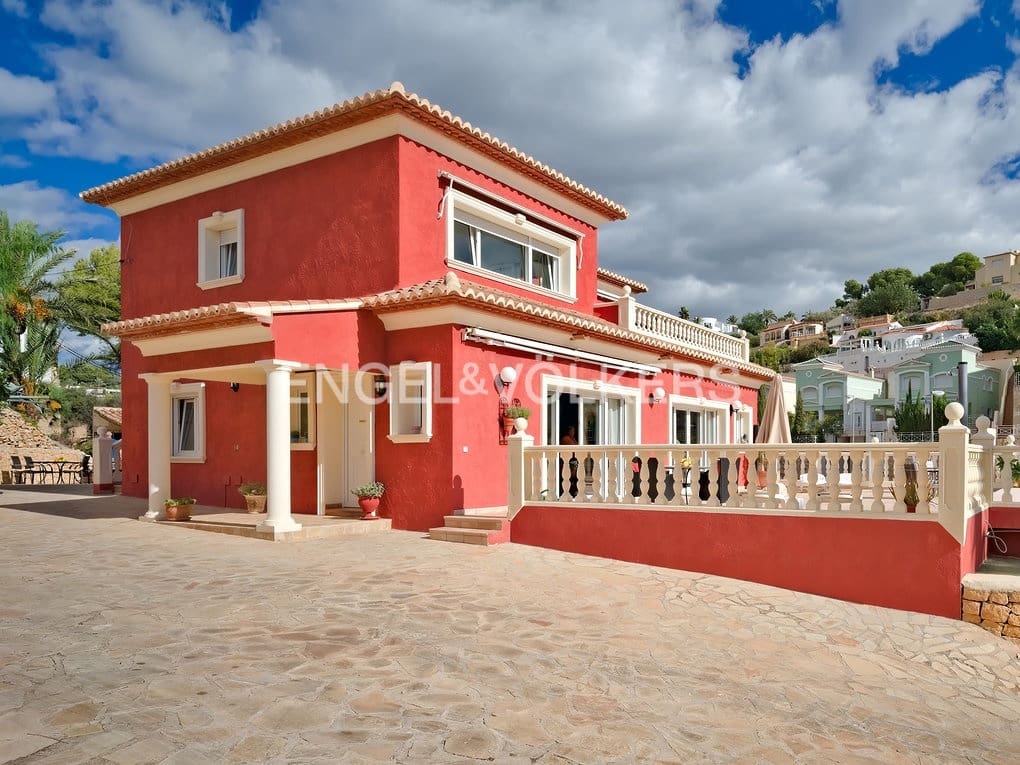 5 quarto Moradia para venda em Calpe / Calp com piscina garagem - 820 000 € (Ref: 7894513)