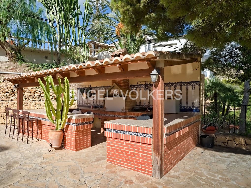 5 quarto Moradia para venda em Calpe / Calp com piscina garagem - 820 000 € (Ref: 7894513)
