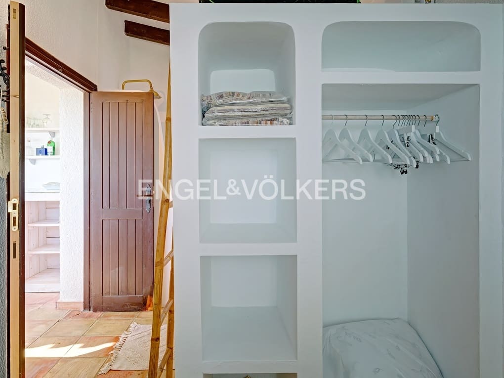 6 makuuhuone Huvila myytävänä paikassa Benissa mukana uima-altaan 
autotalli - 1 990 000 € (Ref: 7952227)