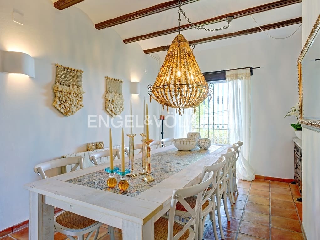 6 makuuhuone Huvila myytävänä paikassa Benissa mukana uima-altaan 
autotalli - 1 990 000 € (Ref: 7952227)