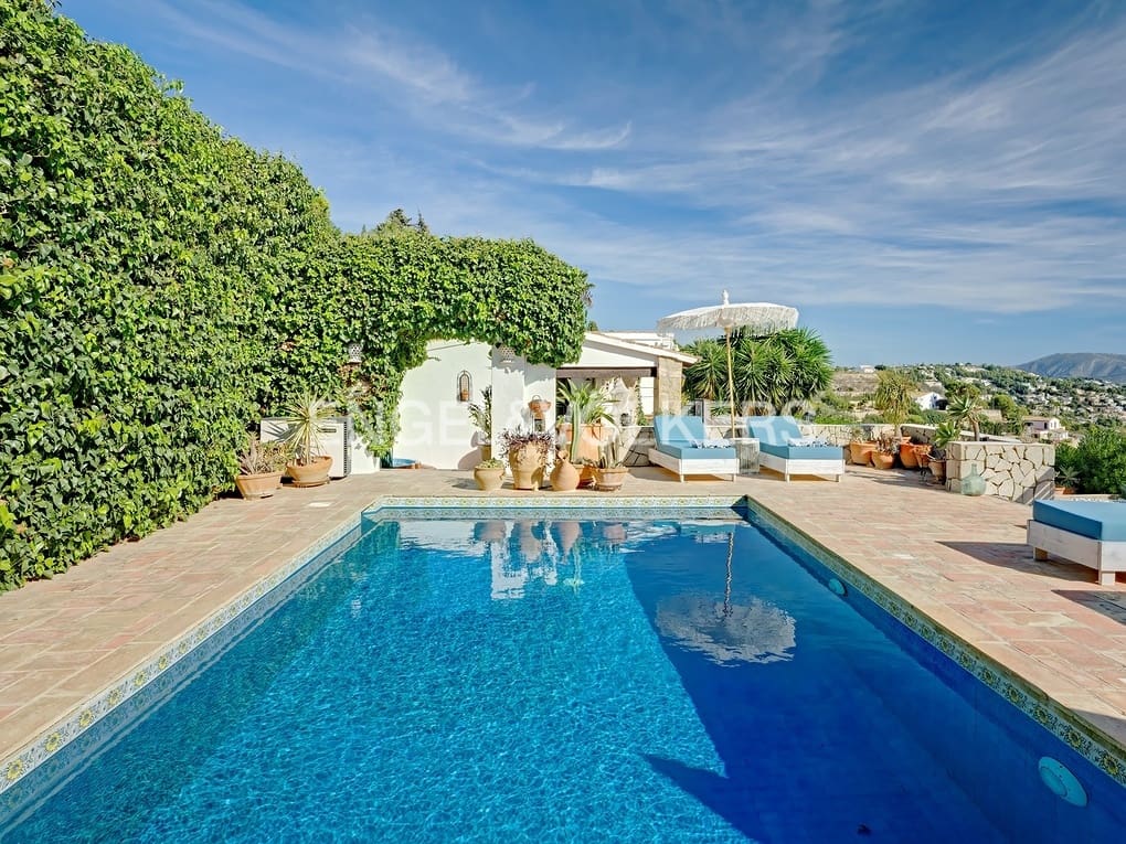 6 makuuhuone Huvila myytävänä paikassa Benissa mukana uima-altaan 
autotalli - 1 990 000 € (Ref: 7952227)