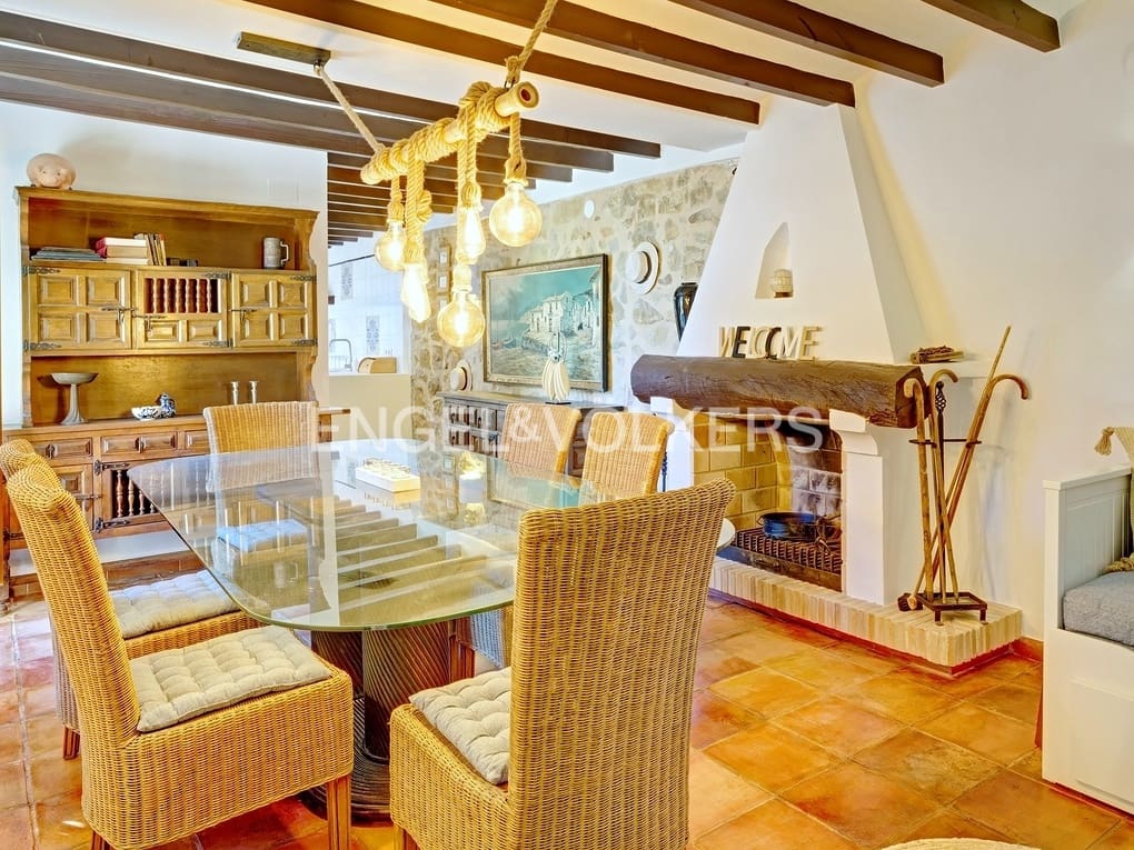 6 makuuhuone Huvila myytävänä paikassa Benissa mukana uima-altaan 
autotalli - 1 990 000 € (Ref: 7952227)