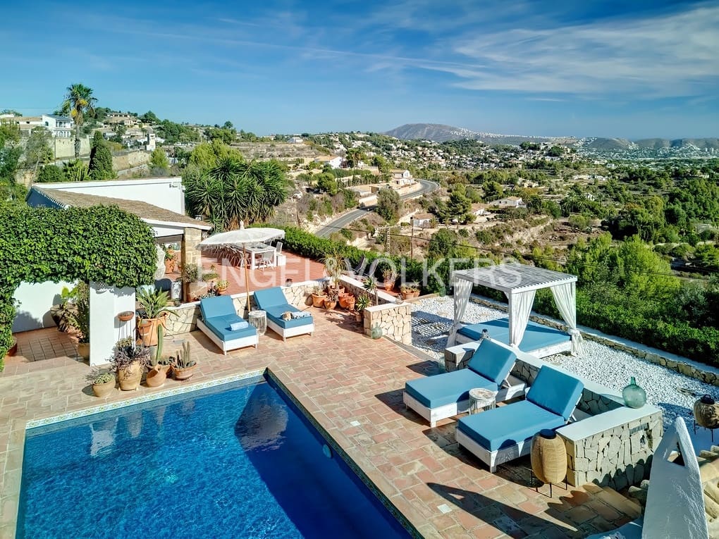 6 makuuhuone Huvila myytävänä paikassa Benissa mukana uima-altaan 
autotalli - 1 990 000 € (Ref: 7952227)