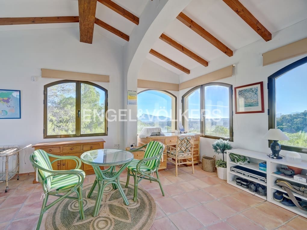 3 bedroom Villa for sale in Altea with pool garage - € 850,000 (Ref: 8061010)