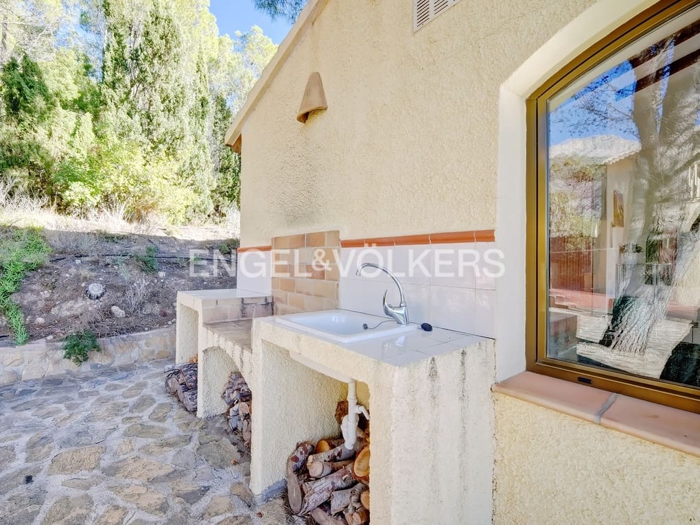 3 bedroom Villa for sale in Altea with pool garage - € 850,000 (Ref: 8061010)