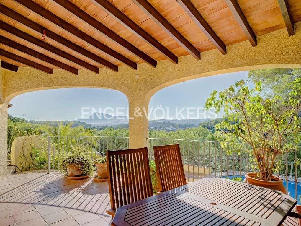 3 bedroom Villa for sale in Altea with pool garage - € 850,000 (Ref: 8061010)