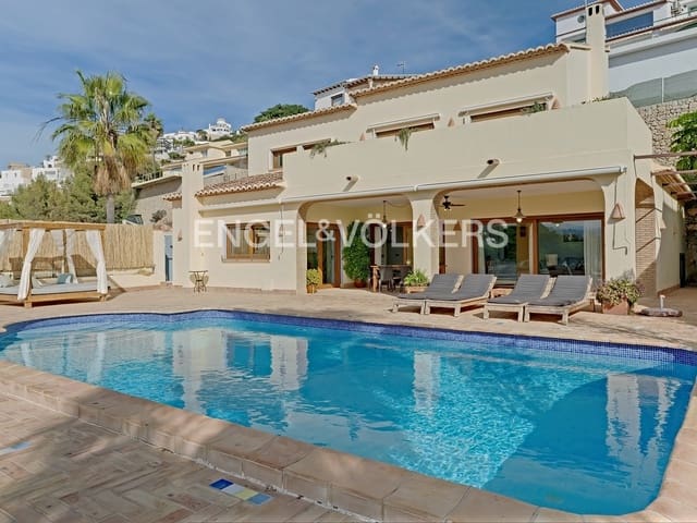 4 soverom Villa til salgs i Moraira, Teulada-Moraira med svømmebasseng garasje - € 2 950 000 (Ref: 8107412)