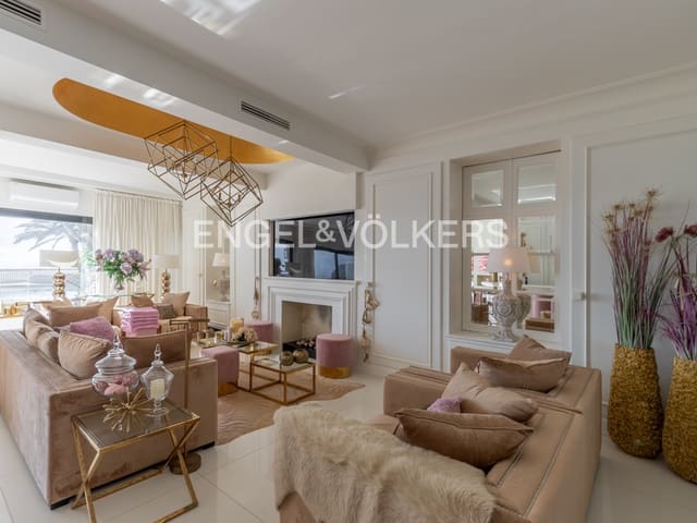 4 soverom Villa til salgs i Moraira, Teulada-Moraira med svømmebasseng garasje - € 5 850 000 (Ref: 8171134)