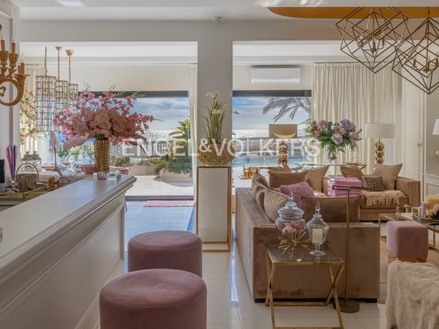 4 soverom Villa til salgs i Moraira, Teulada-Moraira med svømmebasseng garasje - € 5 850 000 (Ref: 8171134)