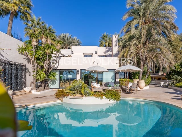 4 soverom Villa til salgs i Moraira, Teulada-Moraira med svømmebasseng garasje - € 5 850 000 (Ref: 8171134)