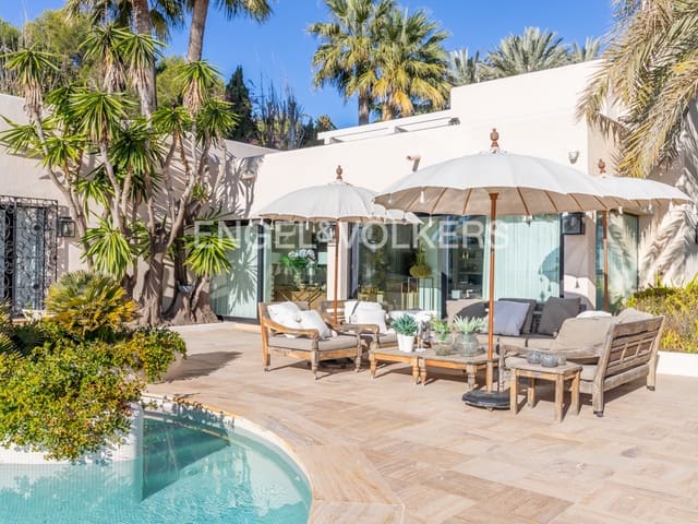 4 soverom Villa til salgs i Moraira, Teulada-Moraira med svømmebasseng garasje - € 5 850 000 (Ref: 8171134)