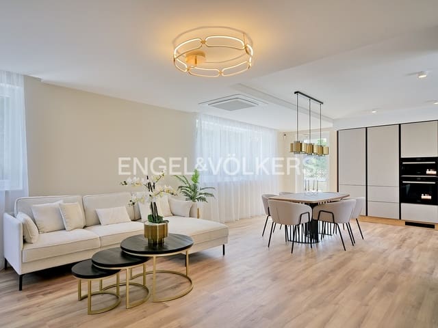 4 soveværelse Villa til salg i Calpe / Calp med swimmingpool garage - € 1.090.000 (Ref: 8200551)