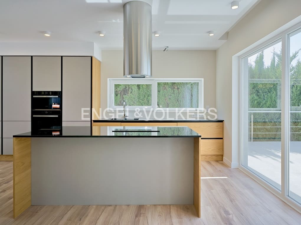 4 soveværelse Villa til salg i Calpe / Calp med swimmingpool garage - € 1.090.000 (Ref: 8200551)