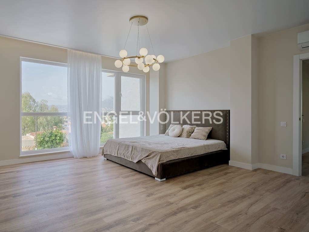 4 soveværelse Villa til salg i Calpe / Calp med swimmingpool garage - € 1.090.000 (Ref: 8200551)