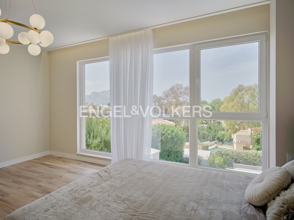 4 soveværelse Villa til salg i Calpe / Calp med swimmingpool garage - € 1.090.000 (Ref: 8200551)